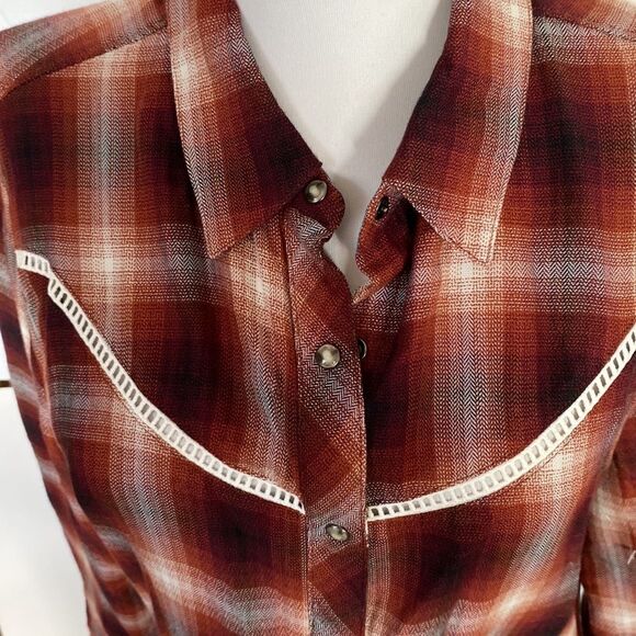 Western style plaid rust white embroidered trim snaps brand new - Picture 2 of 3